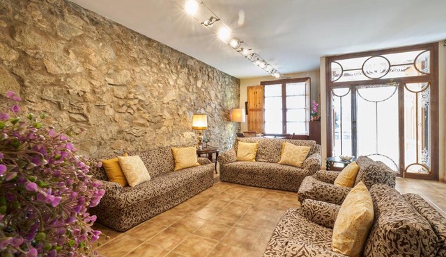 CAL PADRI1871 - 30min to Barcelona, Groups & Families, Beach Stylish House