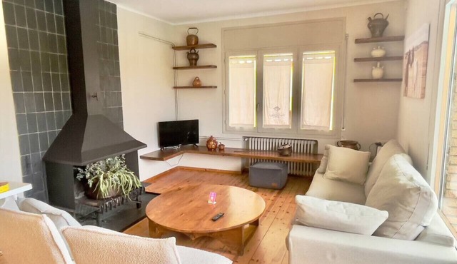 CaL QuEROL Llívia amb pàrquing i dog friendly