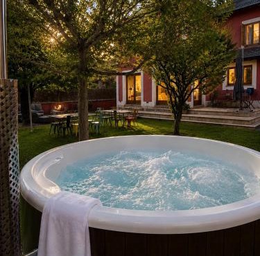 CAL QuEROL Llac, Villa con jacuzzi y jardín en Puigcerdà centro