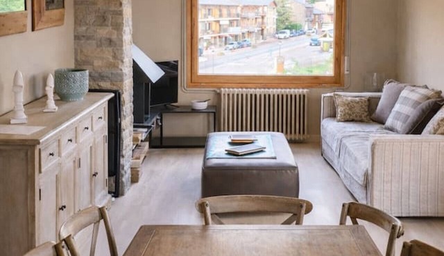 CaL QuEROL Llivia Premium - Estilo y calidez
