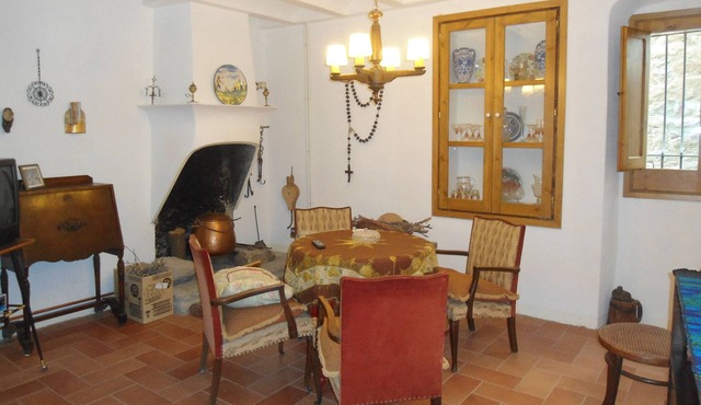 Cal Son is a house located within the urban area of ​the town of Alpens