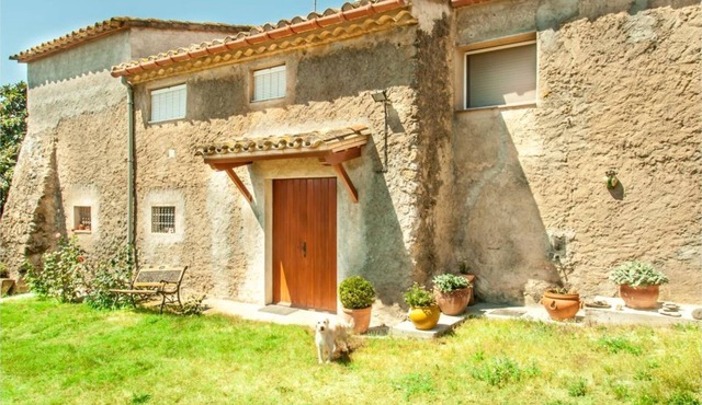 CAL XAIET - Farmhouse located in rural environment in the Empordà with swimming pool