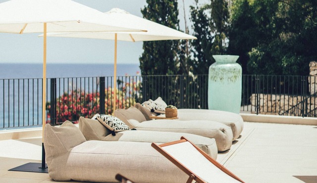Cala Lanuza Suites