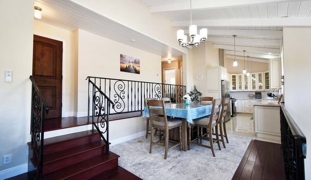 Calabasas luxury 3 Bed 2 Bath Mountain View with Patio quite