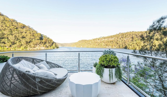 Calabash Bay Lodge at Berowra Waters, 4 bed 3 bath luxury riverfront home