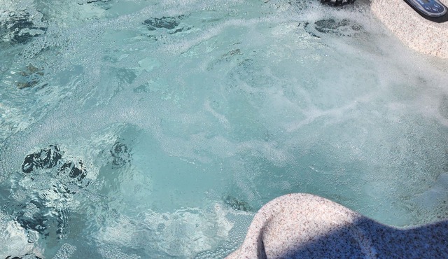 Calabogie House, Hot Tub, 90 Acre Estate, Close to ATV and Snowmobile Trails.