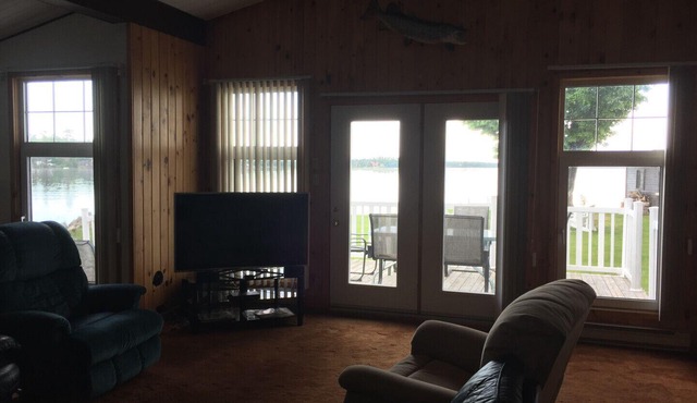 Calabogie Lake Waterfront Cottage