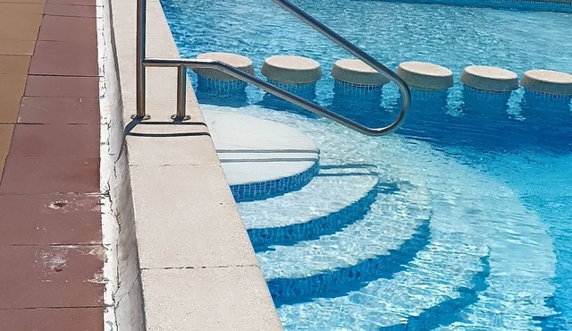 CALAFELL 5 BEACH WITH: POOL, BEACH, PARKING, SUPERMARKETS/MAC-DONALS