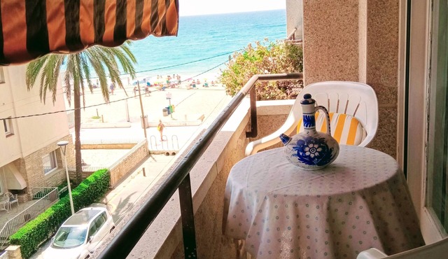 Calafell beach with A/C and WIFI ideal for families.