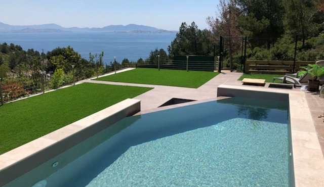 Calanque de Niolon with exceptional sea view/exceptional view of the sea