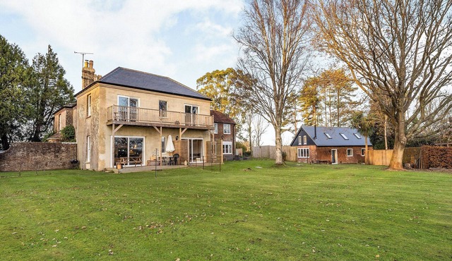 Caldbec House - UK32605