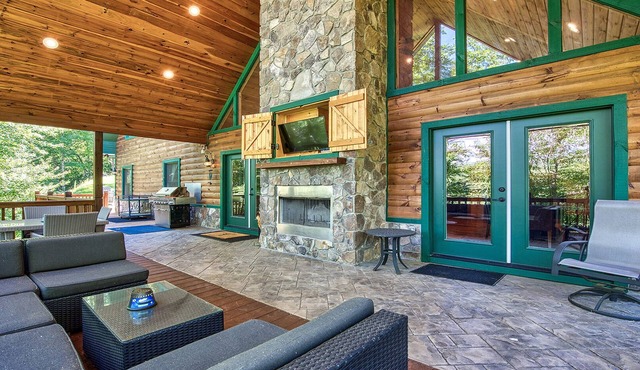 Caldwell Lodge - less than 5 miles to Harrah's Cherokee Casino.