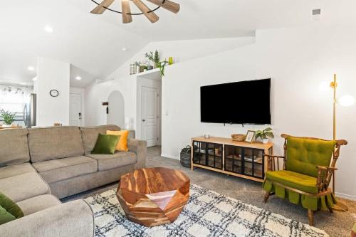 Caldwell Ruby Tuesday! 60's Inspired comfort 3B2B