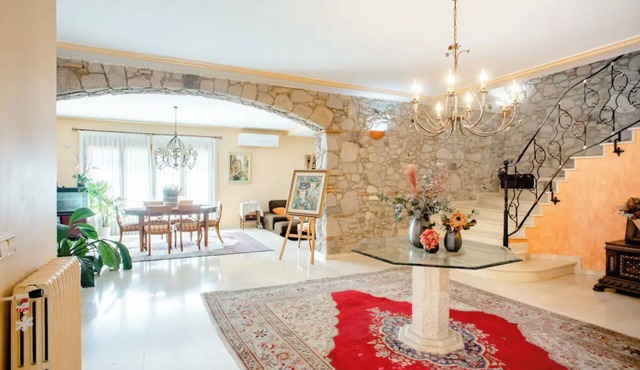 CalFerrerNou. House of high standing.swimming pool.garden.garden