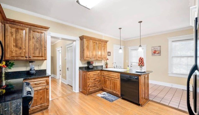 Cali St Rocket City Residence