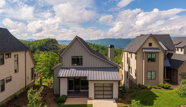 Calico Haven at Blue Ridge Mountain Club - Hot tub, 3 bedroom with great views
