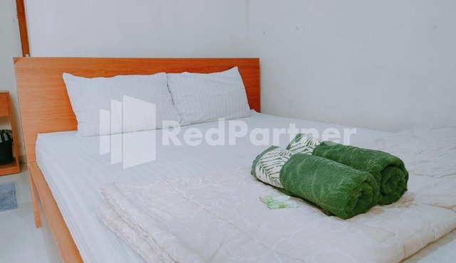 Calida Hotel Mitra RedDoorz near Alun Alun Wonosari