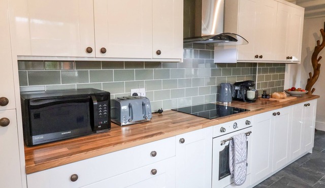 CALIDUM COR, pet friendly, with open fire in Misterton