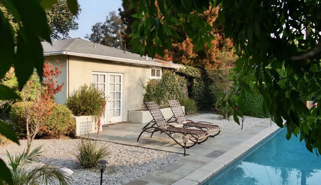 California Casual - A garden oasis in Los Angeles