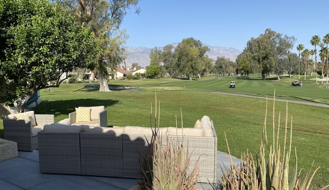 California Dreaming | Epic Views, 2 Ensuites & Space to Entertain – a Greenday property