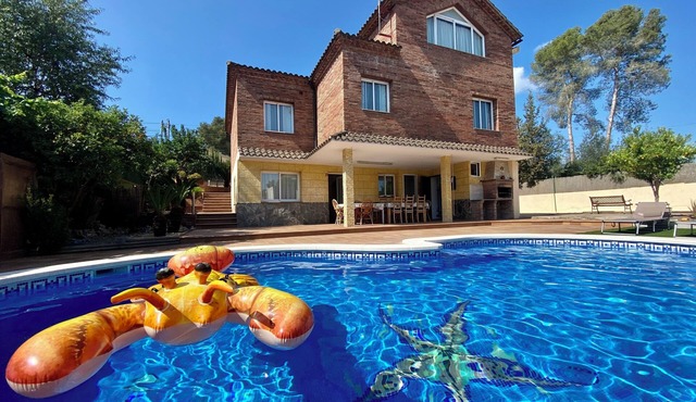 California House in Canyelles by HLCLUB Agency
