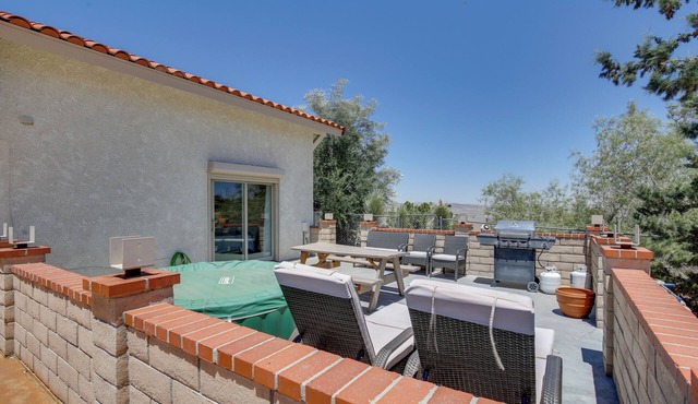 California Vacation Rental with Hot Tub & Patio!