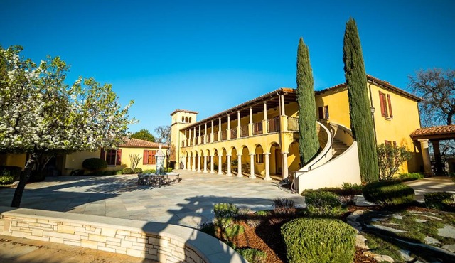CaliPaso Winery & Villa