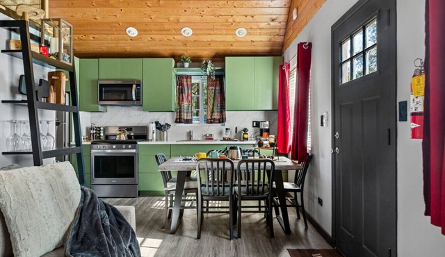 Calipe Cottage + Steam Sauna + BBQ + Hot Tub