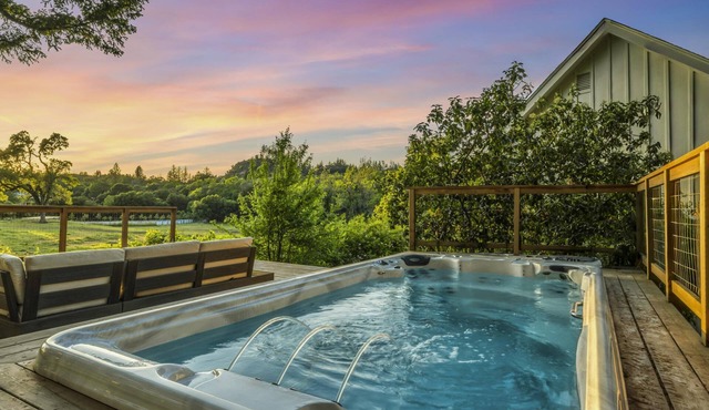 Calistoga Cottage - Hot Tub and Tastings Included