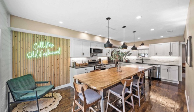 Call Me Old Fashioned! *Heart of Bardstown Square*