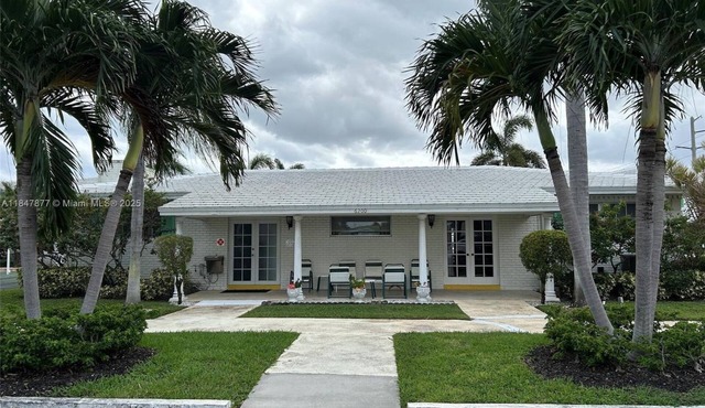 Calling all snowbirds! One bedroom with pool and close to the beach.