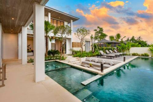 Calliope Modern 4 BR Private Pool Villa