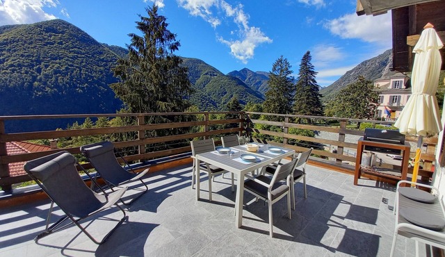 Calluna House, terrace in the sun of Onsernone