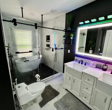 Calm 4BR-3BA 10 min DT Airport by LSP Homes