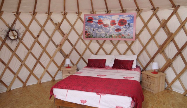 Calm and cocooning, the Yourte Coquelicot in Auvergne