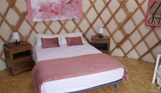 Calm and cocooning, the Fuschia Yurt