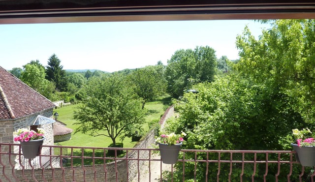 Calm and greenery in wine country bourguignon