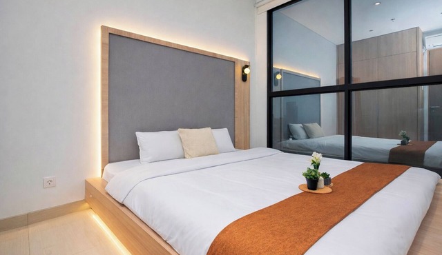 Calm And Restful 1Br At Ciputra World 2 Apartment