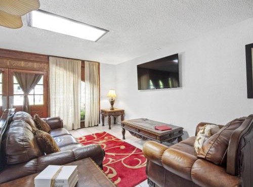 Calm and Spacious Retreat Family Ready Escape