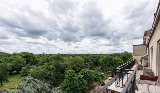 Calm Apt. for 6, with an exquisite view over the forest LETA