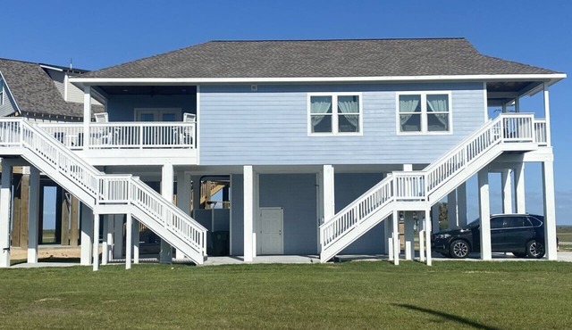Calm Coastal Cottage | 3 Bed, 2 Bath
