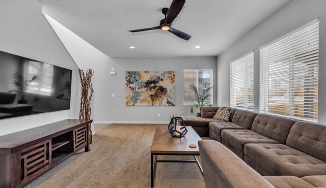 Calm & Cozy 3 Bedroom - Manhattan Beach Inspired Home
