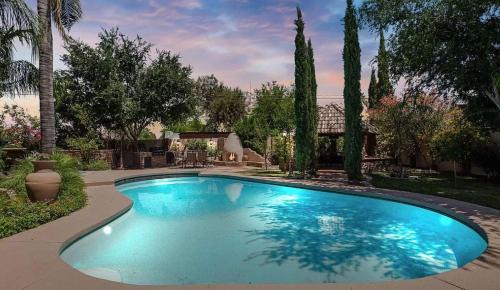 Calm Desert Oasis, Heated Pool, Game Room