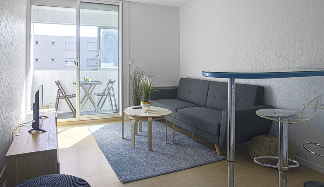Calm flat with loggia and pool 10 min to Montpellier centre - Welkeys