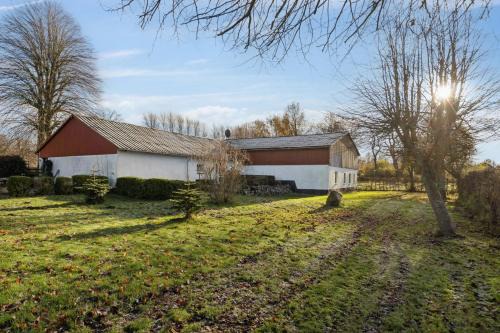 Calm Holiday Home With Great Outings