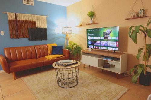 Calm Japandi Retreat With Patio, Near Downtown