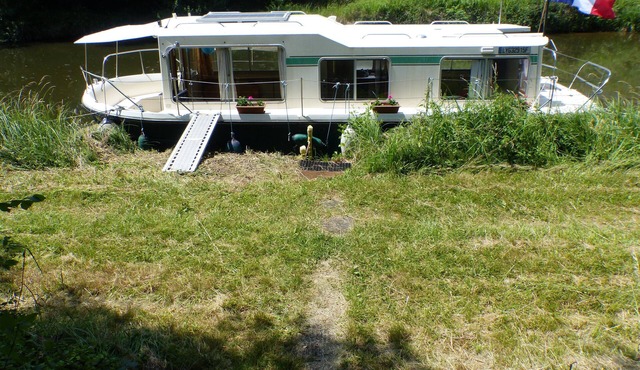 Calm overnight aboard the JAVA boat, 30 minutes from PAL, disconnection guaranteed!