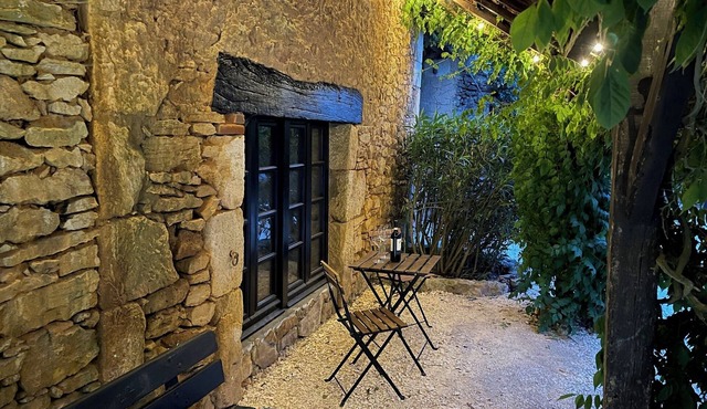 Calm, relaxing Gite in refurbished French Barn with exclusive use of great pool