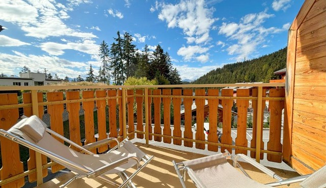 Calm studio with balcony in Crans-Montana