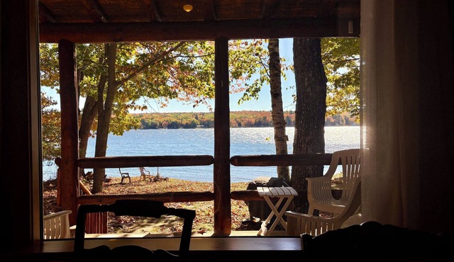 Calm Waters Cabin: RELAX-sauna & jacuzzi tub RECREATE-water & snowmobile trials